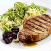 Grillad kotlett med krsbrschutney och bulgursallad