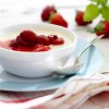 Pannacotta med heta jordgubbar